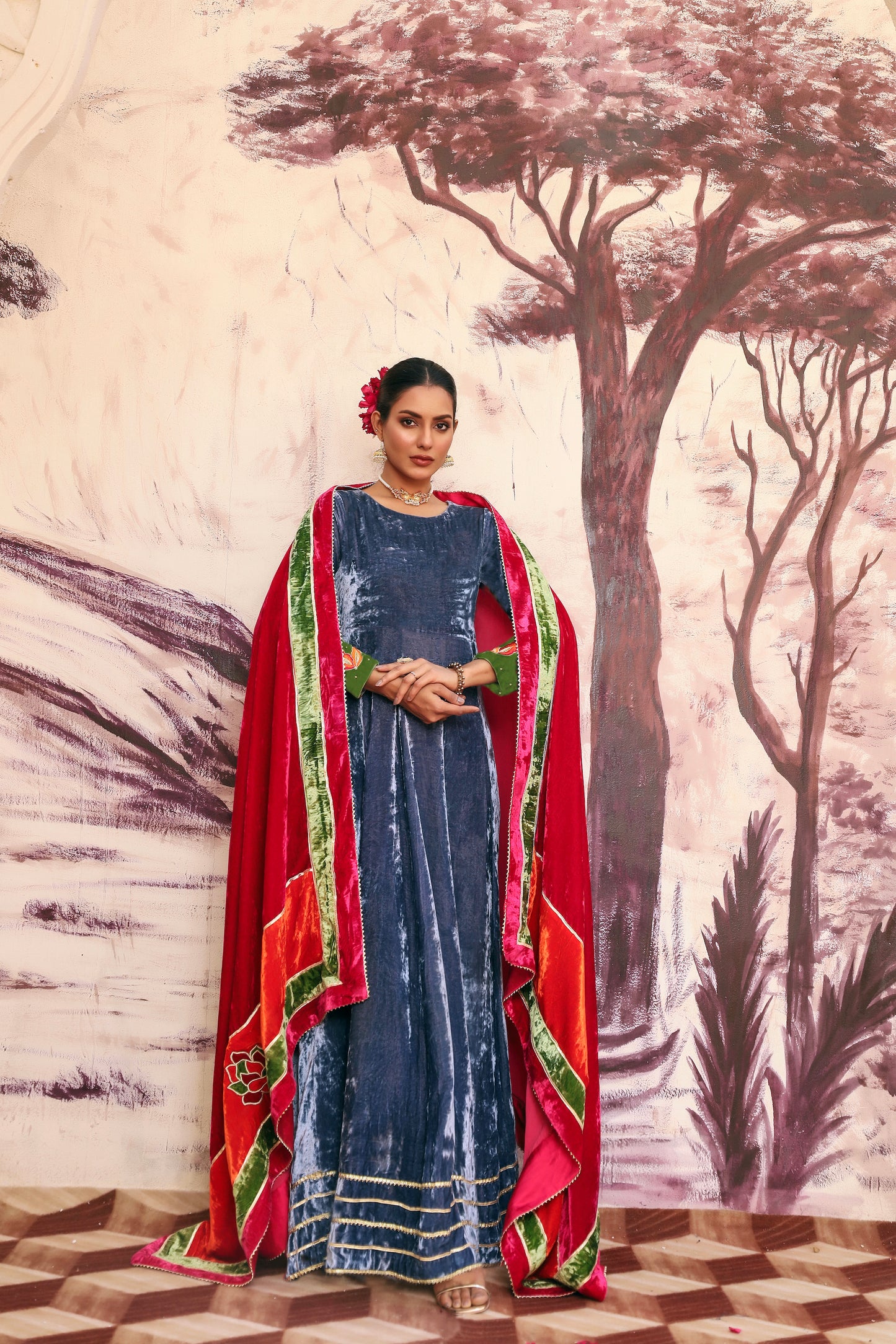 NOUSHEEN PISHWAS AND SHAWL DUPATTA IN SILK VELVET