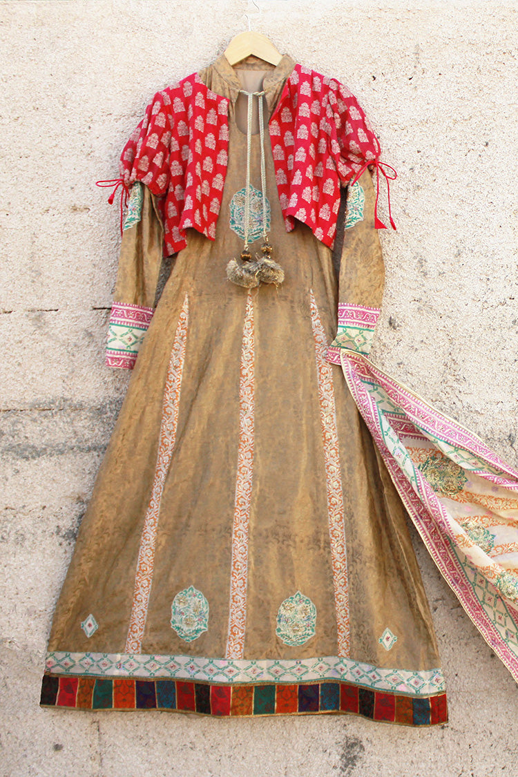 SEEMA PISHWAS AND DUPATTA IN COTTON SILK AND COATIE COTTON NET