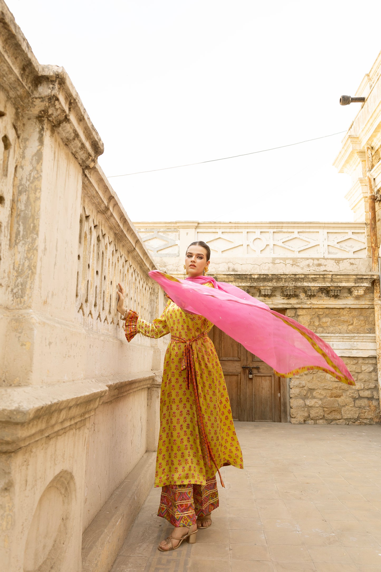 HASHMI SHIRT, TROUSERS IN SILK AND DUPATTA IN COTTON NET