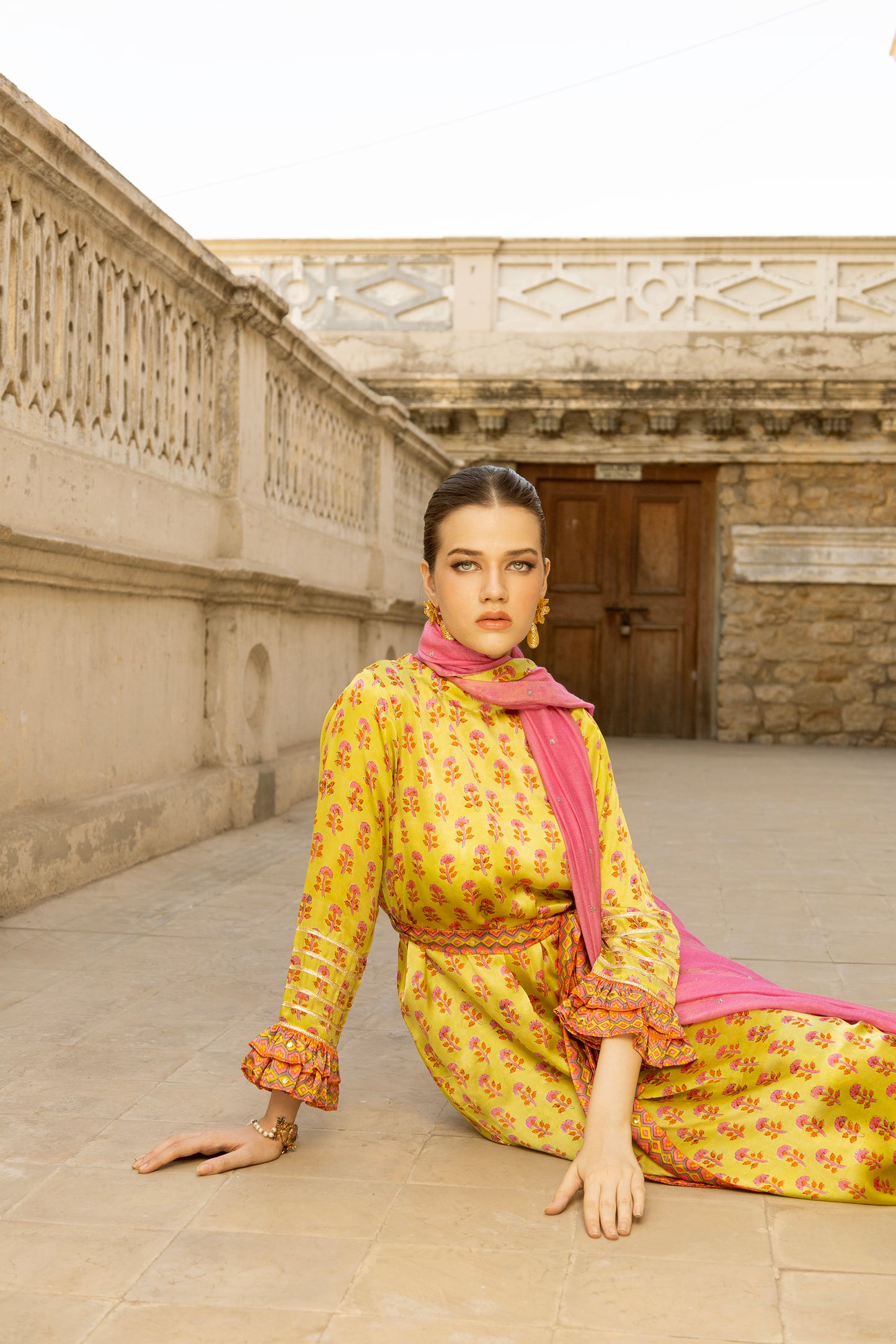HASHMI SHIRT, TROUSERS IN SILK AND DUPATTA IN COTTON NET
