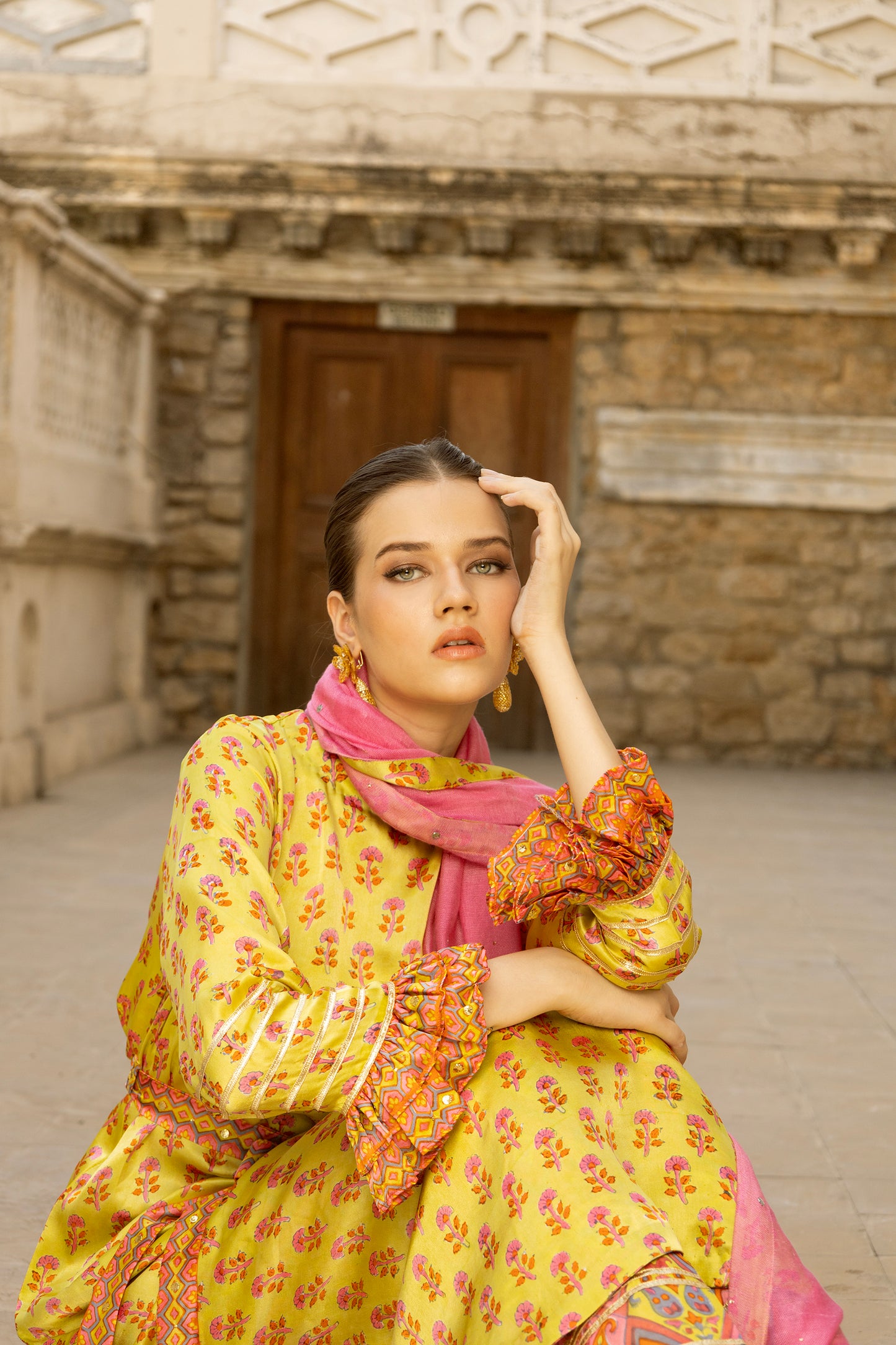 HASHMI SHIRT, TROUSERS IN SILK AND DUPATTA IN COTTON NET