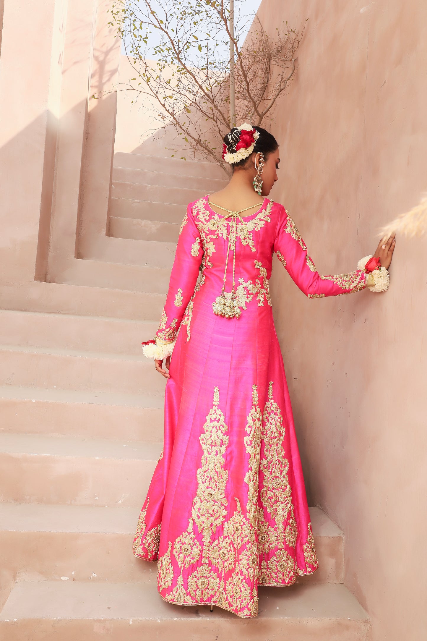 MARIAM PISHWAS IN RAW SILK AND DUPATTA IN ORGANZA AND CHIFFON