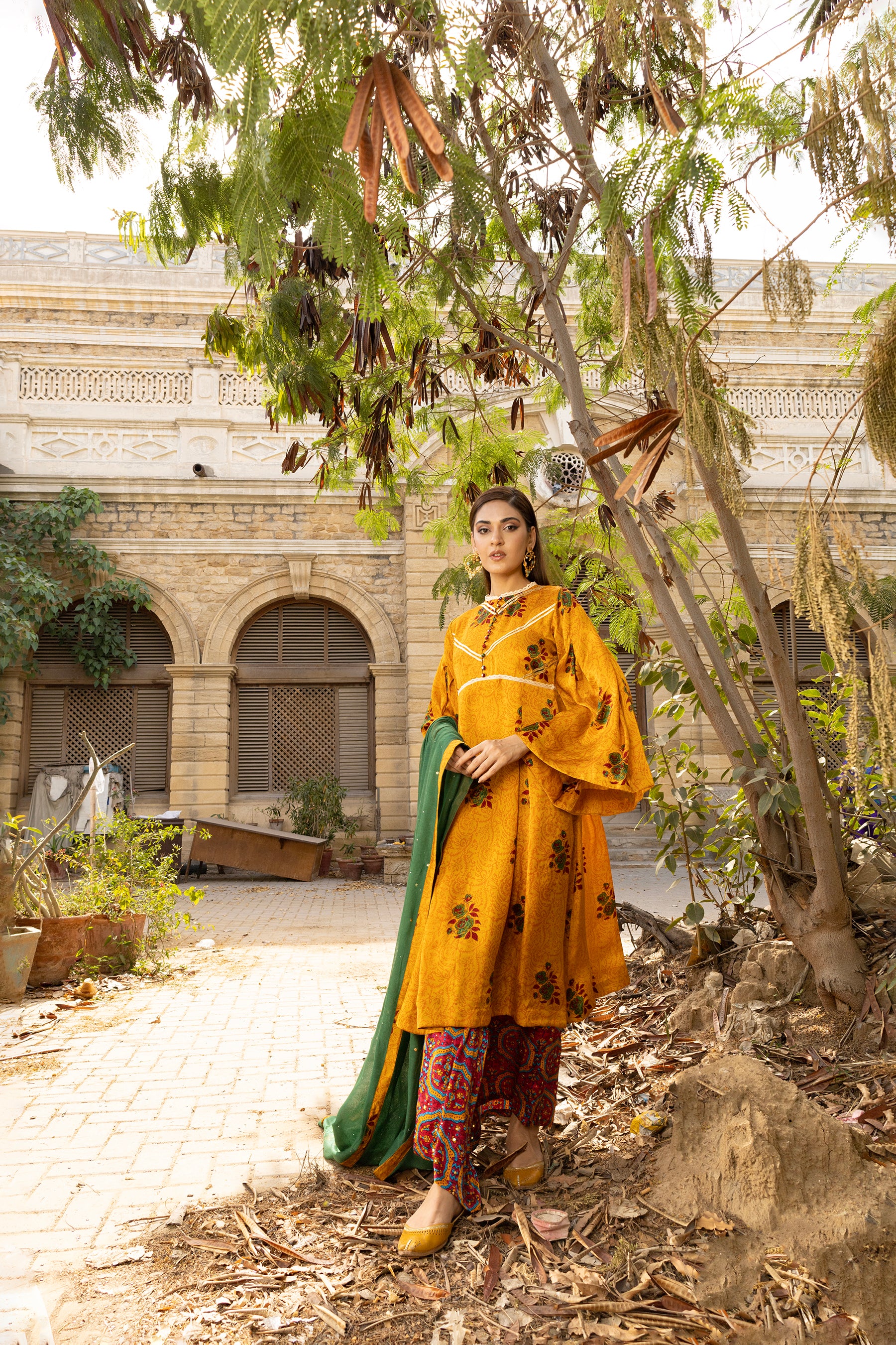 RANI SHIRT, TROUSERS IN SILK AND DUPATTA IN COTTON NET – MARIAM SURI