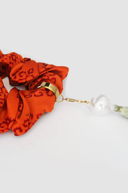 NAYAB PRINT SCRUNCHIE IN SILK CHARMEUSE