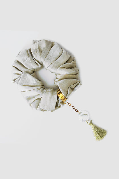 RUBAB SCRUNCHIE IN SILK LAME