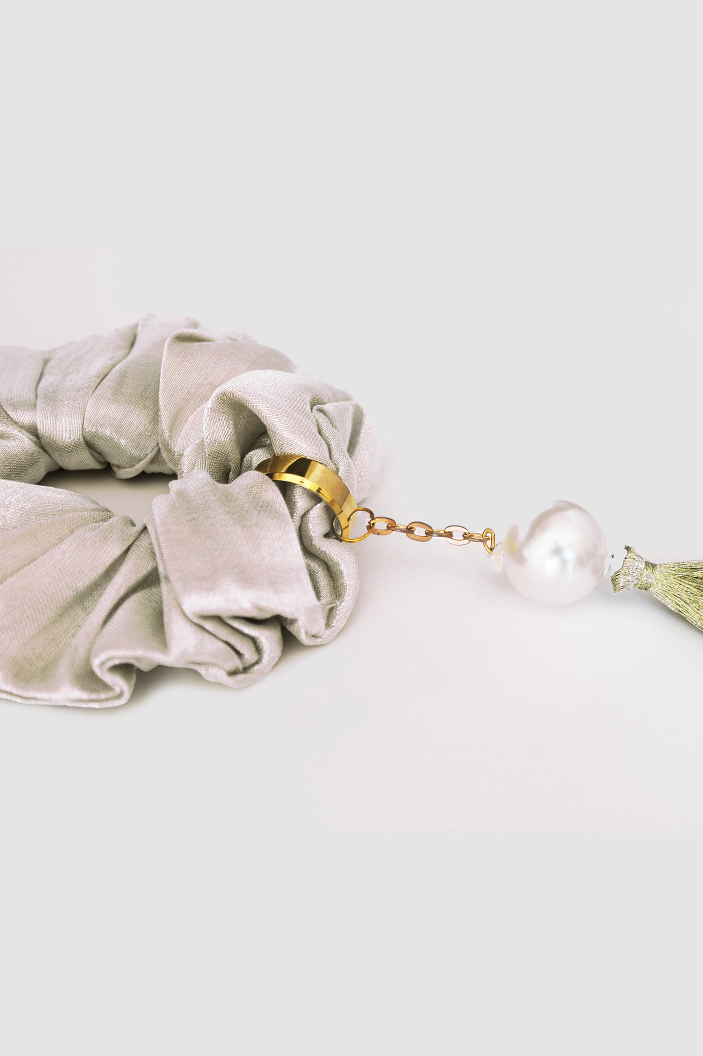 RUBAB SCRUNCHIE IN SILK LAME