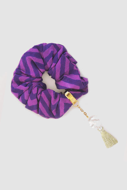 SABIHA CHEVRON SCRUNCHIE IN RAW SILK