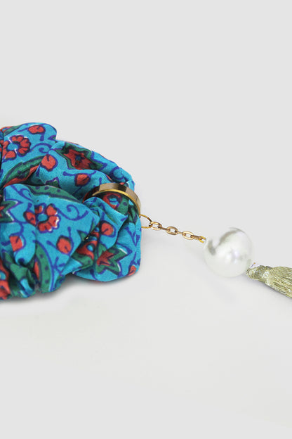 ZEENAT AJRAK SCRUNCHIE IN RAW SILK