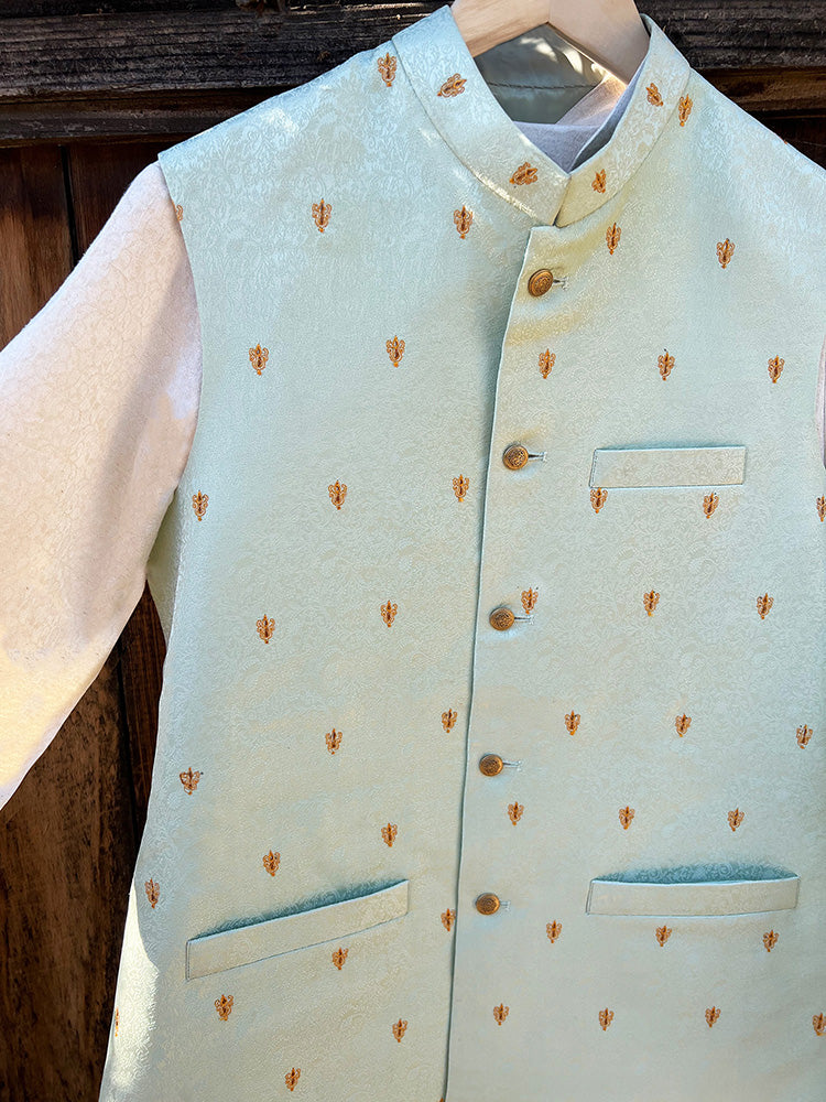 ASLAM KURTA, PAJAMA IN KARANDI AND WAISTCOAT AND SILK